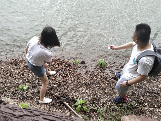 卓成網(wǎng)絡(luò)科技三國(guó)城游河邊玩石子.jpg