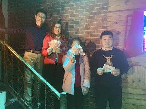 在卓成不但業(yè)績干的好，歌聲也要夠動聽。小伙們在2月這個一年中最短的時間里做出了非凡的業(yè)績，也收貨了滿滿的獎勵。