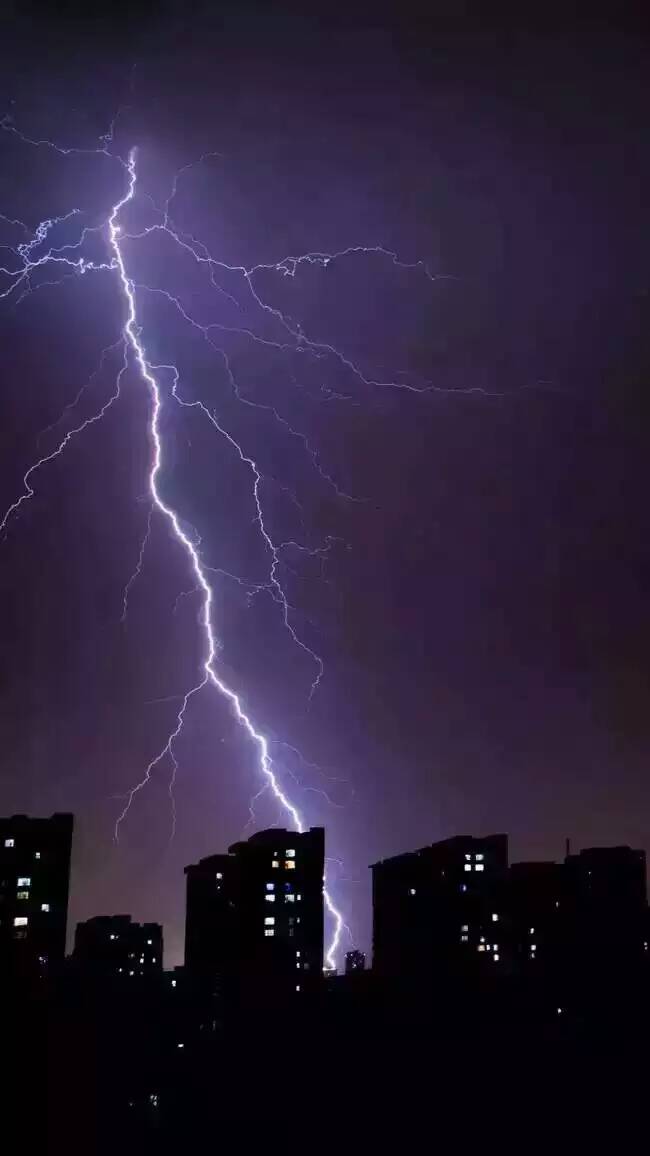 张家港遭强降雨及闪电雷雨天气你那里情况又是怎样